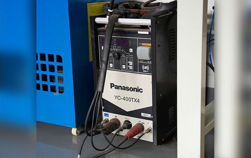 �O��չʾ�����º��C